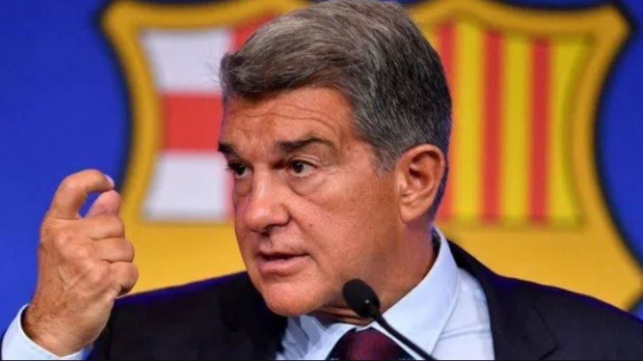 Лапорта: Сакаат да ја уништат Барселона, ама нема да може!