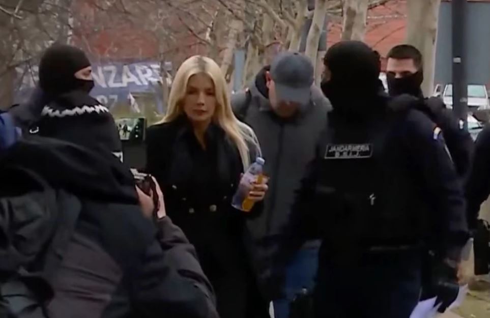 Хаос и апсења во Романија: Неколку фудбалери измамени, си ги бараат парите назад!