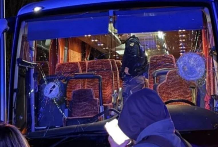 Италија во шок: Убиен возач на клупскиот автобус по натпреварот, навивачите го гаѓале со тули